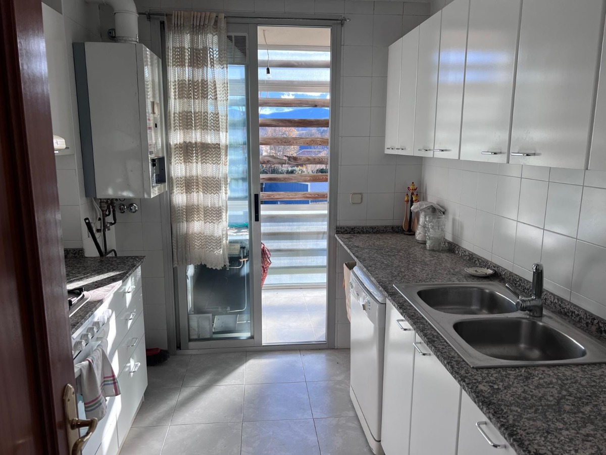 Imagen piso 4cuina _.jpg